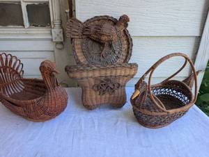 lot 1512 image: Wicker Turkey Basket Collection with Duck and Decorative Baskets - 3 ct