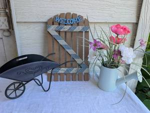 lot 1515 image: Rustic Garden Decor Bundle Welcome Sign  Wheelbarrow  Pitcher