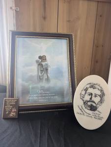 lot 1544 image: Christian Religious Art Collection with Jesus Print and Inspirational Plaque