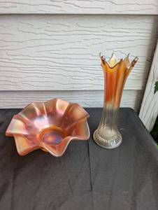 lot 1710 image: Carnival Glass Bowl and Vase Set