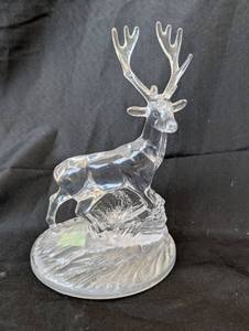 lot 2010 image: Crystal Glass Deer Figurine with Antlers