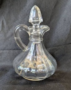 lot 2017 image: Clear Glass Oil and Vinegar Cruet with Stopper - 5.5 in