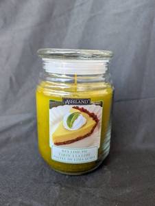 lot 2029 image: Ashland Key Lime Pie Scented Jar Candle 17 oz