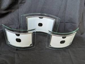 lot 2035 image: Clear Glass Curved Picture Frames Set of 3