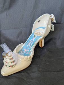 lot 2041 image: Diane Artware Wedding Shoe Figurine Here Comes The Bride