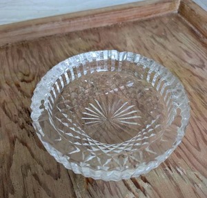 lot 2055 image: Crystal Cut Glass Serving Bowl with Starburst Pattern