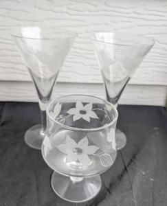 lot 2061 image: Etched Glass Stemware Set with Floral Design