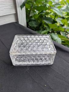 lot 2064 image: Clear Glass Trinket Box with Diamond Pattern