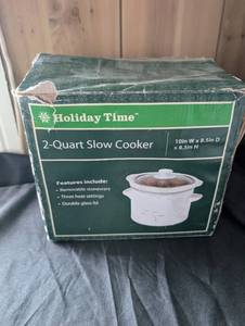 lot 2510 image: Holiday Time 2-Quart Slow Cooker with Glass Lid