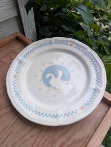 lot 2529 image: Stoneware Moonlight Pattern Dinner Plate&nbsp