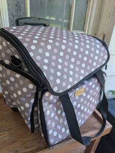 lot 3023 image: Luxja Rolling Sewing Machine Carrying Case with Wheels