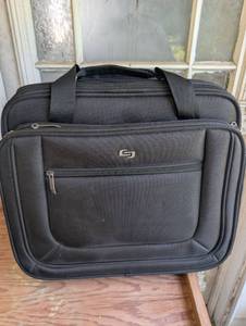 lot 3024 image: Solo Pro Rolling Laptop Business Case