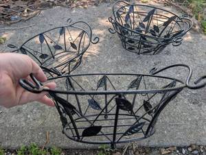 lot 3032 image: Black Metal Wire Plant Baskets with Leaf Design - 4 ct