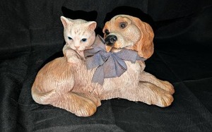 lot 3101 image: Ceramic Cat and Dog Figurine