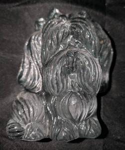 lot 3112 image: Glass Dog Figure Decor