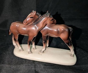 lot 3113 image: Ceramic Horses Figurine on Base