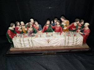 lot 3131 image: Large Last Supper Figurine Display Set with Storage Case&nbsp