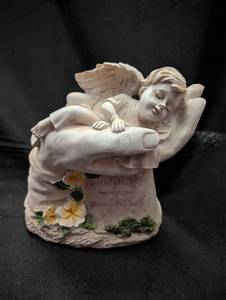 lot 3152 image: Amazing Grace Angel Baby Memorial Figurine