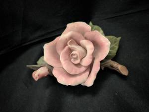 lot 3156 image: Porcelain Rose