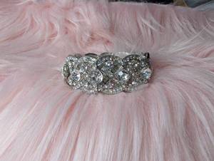 lot 3506 image: Rhinestone Crystal Stretch Wedding Bracelet with Ornate Link Design