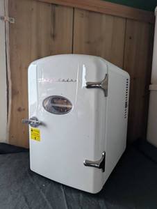 lot 3521 image: Frigidaire Retro Style Mini Makeup Refrigerator - No Cord Included&nbsp