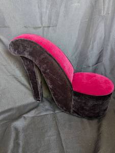 lot 4017 image: Plush High Heel Shoe Jewelry Box - 12 in
