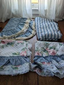 lot 4604 image: Mixed Floral Cotton Bedding Lot with Lace Trim and Ruffle Details