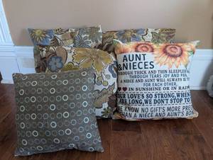 lot 4610 image: Decorative Throw Pillow Set with Floral and Text Designs