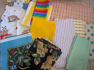 lot 4619 image: Mixed Pattern Fabric Bundle Collection