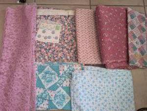 lot 4620 image: Mixed Floral Fabric Bundle Collection