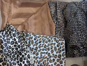 lot 4622 image: Furry Fabric Print Lot  Brown Fabric&nbsp