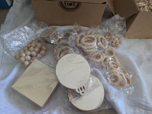 lot 4632 image: Natural Wood Craft Supply Kit with Beads and Shapes