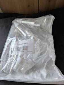lot 5018 image: 50ml Clear Glass Spray Bottles with White Pump Set