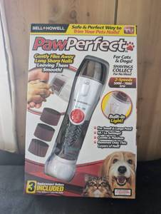 lot 5028 image: Bell Howell PawPerfect Pet Nail Grinder with Replacement Rollers&nbsp new in pack