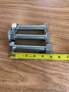 lot 5375 image: 3 Hexbolts and nuts 8.8