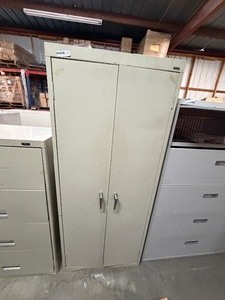 lot 262 image: SANDUSKY METAL CABINET