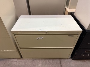 lot 280 image: LATERAL FILING CABINET WITH KEY AND HANGING FOLDERS