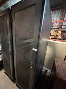 lot 284 image: DELL SERVER CABINET (SEE PICS)