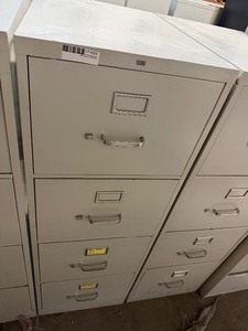 lot 304 image: HON 4-DRAWER FILE CABINET