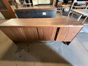 lot 309 image: WOOD OFFICE STORAGE THINGY