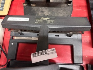 lot 339 image: 3-HOLE PAPER PUNCH