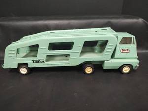 lot 201 image: Vintage 1960s TONKA Mound Min Pressed Steel Teal Green Car Hauler Carrier Toy