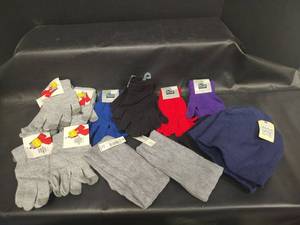 lot 260 image: Winter Knit Gloves, Fleece Bands and Beanie Hat Set. One Size Fits All