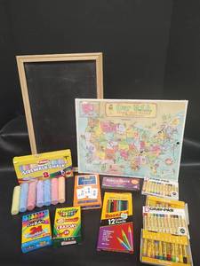 lot 295 image: Childrens School Art Supplies with US Map Puzzle and Chalk Board, 11x17
