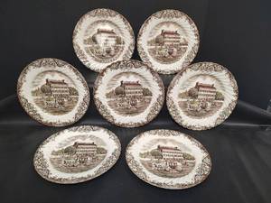 lot 315 image: Vintage Heritage Hall Georgian Town House Dinner Plates, Lot of 7, 10 dia.