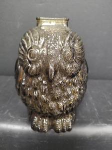 lot 321 image: Wise Old Owl Glass Piggy Bank, Smoked Colored, 6 inches
