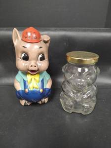 lot 334 image: Vintage Ceramic Pig Piggy Bank and Bear Jar