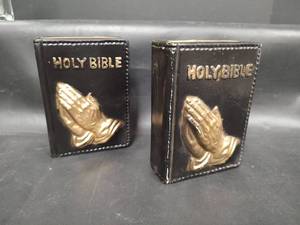 lot 335 image: Vintage Holy Bible Plastic Book Banks
