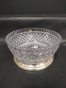 lot 340 image: Vintage Western Germany Lead Crystal Bowl with Silver-Plated Base, 8.5 x 4