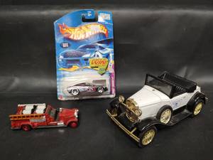 lot 367 image: Vintage 1994 Wichita Flatlander Jubilee Commemorative Limited Edition Model A, Hot Wheels and Fire Truck